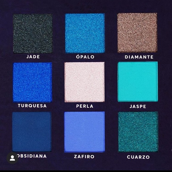 An eyeshadow palette with 9 colors - Picture 4 of 6